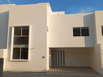 SE VENDE HERMOSA CASA