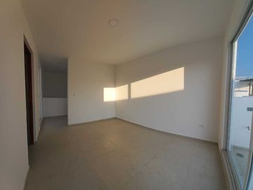 SE VENDE HERMOSA CASA