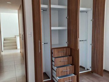 SE VENDE HERMOSA CASA