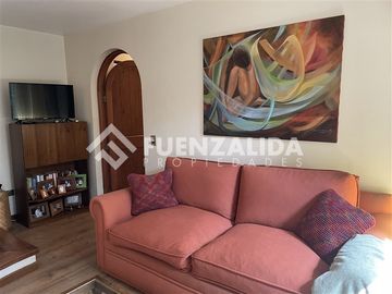 Casa en San Carlos Apoquindo 5 dorm. 4 baños en Las Condes