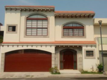 Casa en Lomas Diamante en Riviera Veracruzana con jardin y jacuzzi