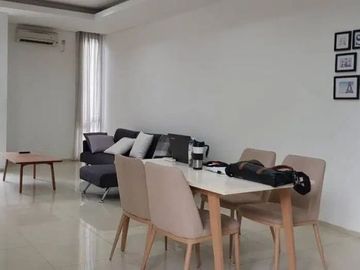 SEWA Townhouse baru di Cipete semifurnish 4Kamar untuk hunian!