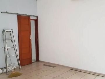 SEWA Townhouse baru di Cipete semifurnish 4Kamar untuk hunian!