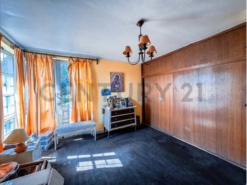 Casa en Venta, amplio terreno, La Reina