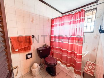 Casa en Venta, amplio terreno, La Reina