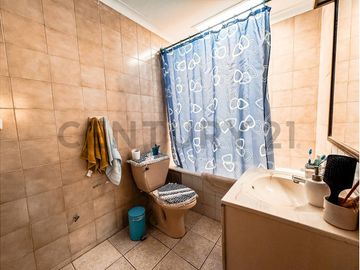 Casa en Venta, amplio terreno, La Reina