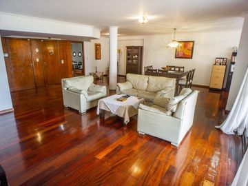 Venta Departamento 4 Dormitorios Con Cochera  - Barrio  Abasto