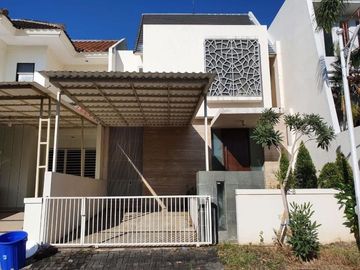 Disewakan Rumah Minimalis Cluster Villa Sentra Raya Citraland Surabaya