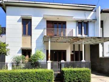 Rumah Modern Terawat 2 Lt Di Area POLBAN Sarijadi Ciwaruga