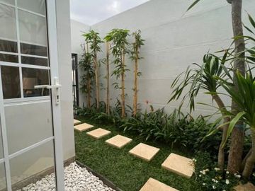Rumah Mewah Baru 1 M-an Selangkah ke Pakuwon Mall, Wiyung, Darmo