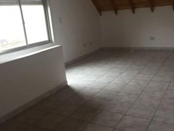 Departamento En PH Dos Ambientes Con Patio - Apto Credito