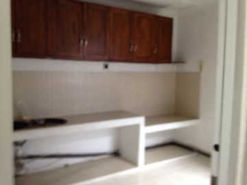 Rumah cluster modern disewakan.DEKAT KOTA,SEMI FURNISH,AMAN