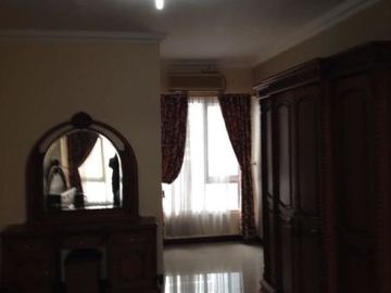 Rumah cluster modern disewakan.DEKAT KOTA,SEMI FURNISH,AMAN