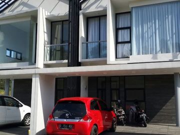 CLUSTER RUMAH PONDOK HIJAU ADA KOLAM RENANGNYA DEKET JALAN SETIA BUDI