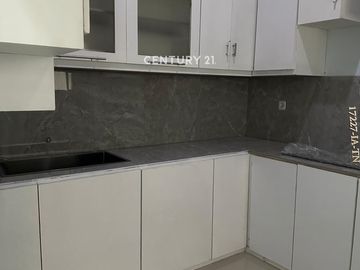 Disewakan Rumah Siap Huni Semi Furnished Di Area Lebak Bulus