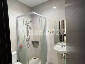 Rumah Furnished Murah Disewakan Cepat di Cluster Florida Pik 2 Tipe Amber (4.5X10)