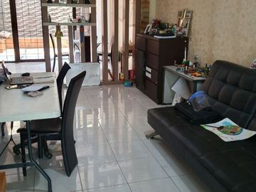 Rumah Cantik di Cluster Aralia Harapan Indah Bekasi