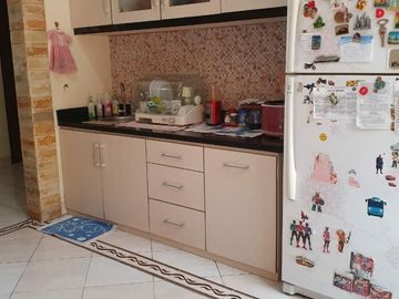 Rumah Cantik di Cluster Aralia Harapan Indah Bekasi