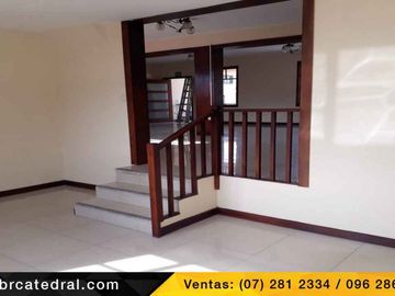 Casa de venta en Av 12 de abril  – código:18377