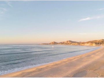 Condominio con vista al mar, en residencial de lujo con club de playa, spa