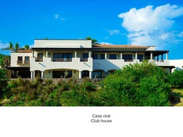 Condominio con vista al mar, en residencial de lujo con club de playa, spa