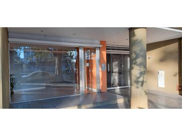 Hermoso Dos ambientes amoblado balcón  y cochera