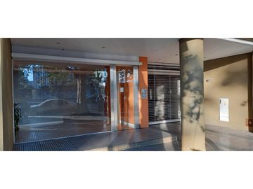 Hermoso Dos ambientes amoblado balcón  y cochera