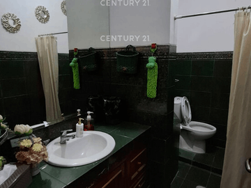 Rumah Hook Semi Furnished Strategis Di Pulomas Utara S9306