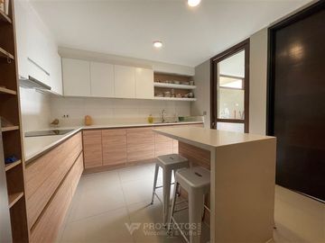 Departamento en venta de 3 dorm. en Vitacura