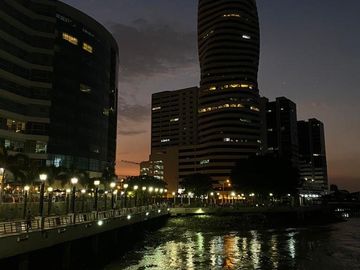 VENTA DE SUITE EN RIVERFRONT - PUERTO SANTA ANA