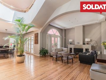 Coghlan - Hermosa casa con 4 dormitorios jardín y piscina