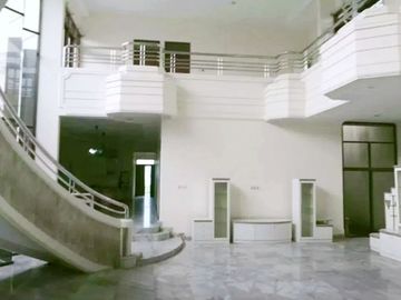Rumah Mewah Luxury Elegant Tanah Luas Jalan Utama Barat Malioboro Jogja