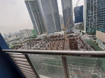 1 BEDROOM With Parking FOR SALE IN PARK WEST TOWER NEAR GRAND HYATT BGC