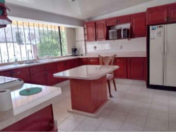 CASA EN VENTA EN PASEO SANTA SILVIA EN SAN CARLOS