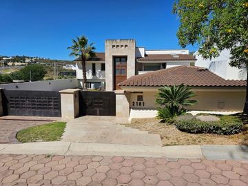 CASA EN VENTA EN CUMBRES DEL CAMPESTRE LEÓN GUANAJUATO