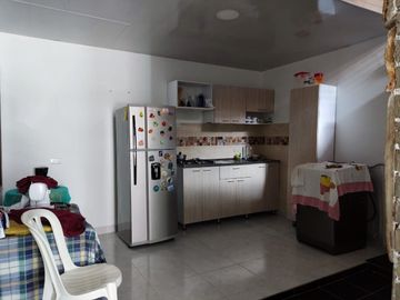 ALVERNIA, SE VENDE APARTAMENTO DE UN PISO, EXCELENTE UBICACION