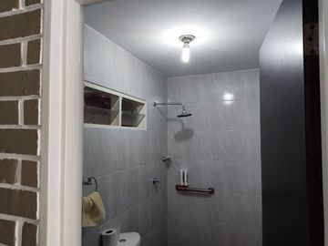 ALVERNIA, SE VENDE APARTAMENTO DE UN PISO, EXCELENTE UBICACION