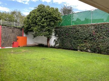 SE VENDE CASA EN JARDINES DEL PEDREGAL