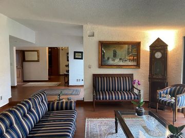 SE VENDE CASA EN JARDINES DEL PEDREGAL