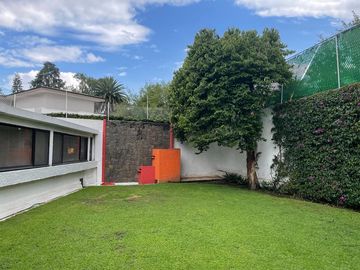 SE VENDE CASA EN JARDINES DEL PEDREGAL
