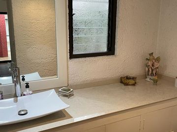 SE VENDE CASA EN JARDINES DEL PEDREGAL