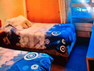 EXCELENTE PROPIEDAD CON GARAGE,PARQUE Y PISCINA.