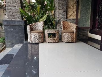 Rumah Besar Dan Mewah Full Furnished Di Kawasan Elite Renon