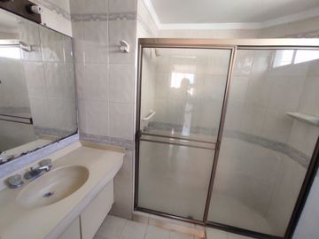 apartamento en venta en altos de riomar. Cod V104609