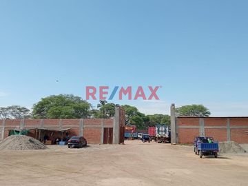 🏭 VENTA DE LOCAL INDUSTRIAL – SULLANA,  🏭
📌 Ubicación privilegiada en zona industrial Sullana–Tambogrande, con perímetro construido

🌟 ¡Una oportun