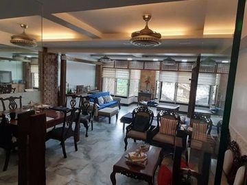 FOR SALE: 6 BR Residential/Office Townhouse in Roxas District, Quezon City