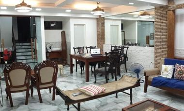 FOR SALE: 6 BR Residential/Office Townhouse in Roxas District, Quezon City