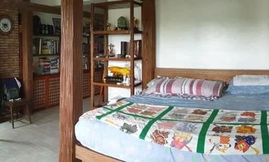 FOR SALE: 6 BR Residential/Office Townhouse in Roxas District, Quezon City