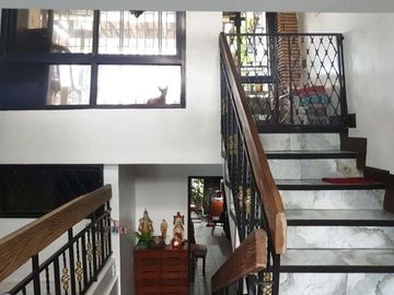 FOR SALE: 6 BR Residential/Office Townhouse in Roxas District, Quezon City