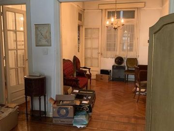 AMPLIO SEMIPISO DE 2 AMBIENTES CON POSIBILIDAD DE 3